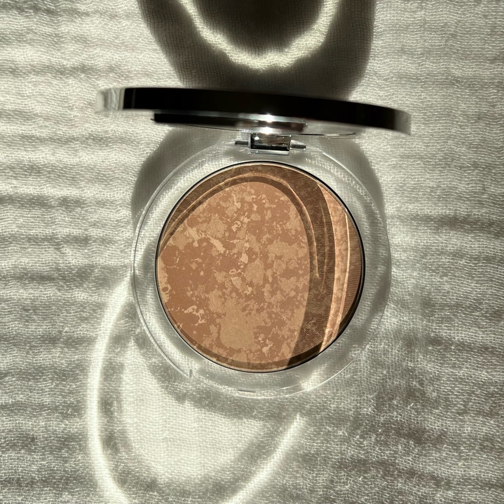 PUR Bronzing Act Matte Bronzer Light